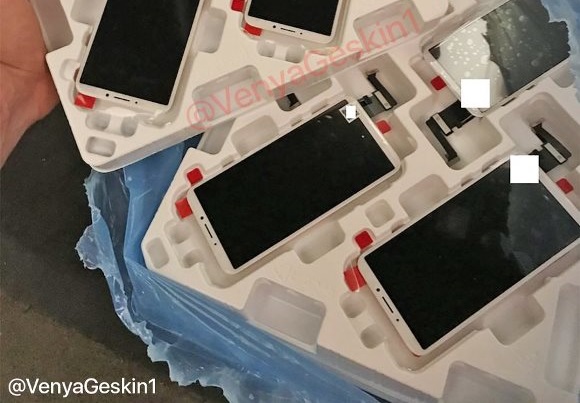 iPhone8のディスプレイ画像が流出！