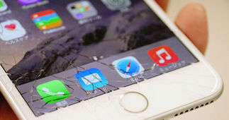 iPhoneのガラスを割らないようにするには？