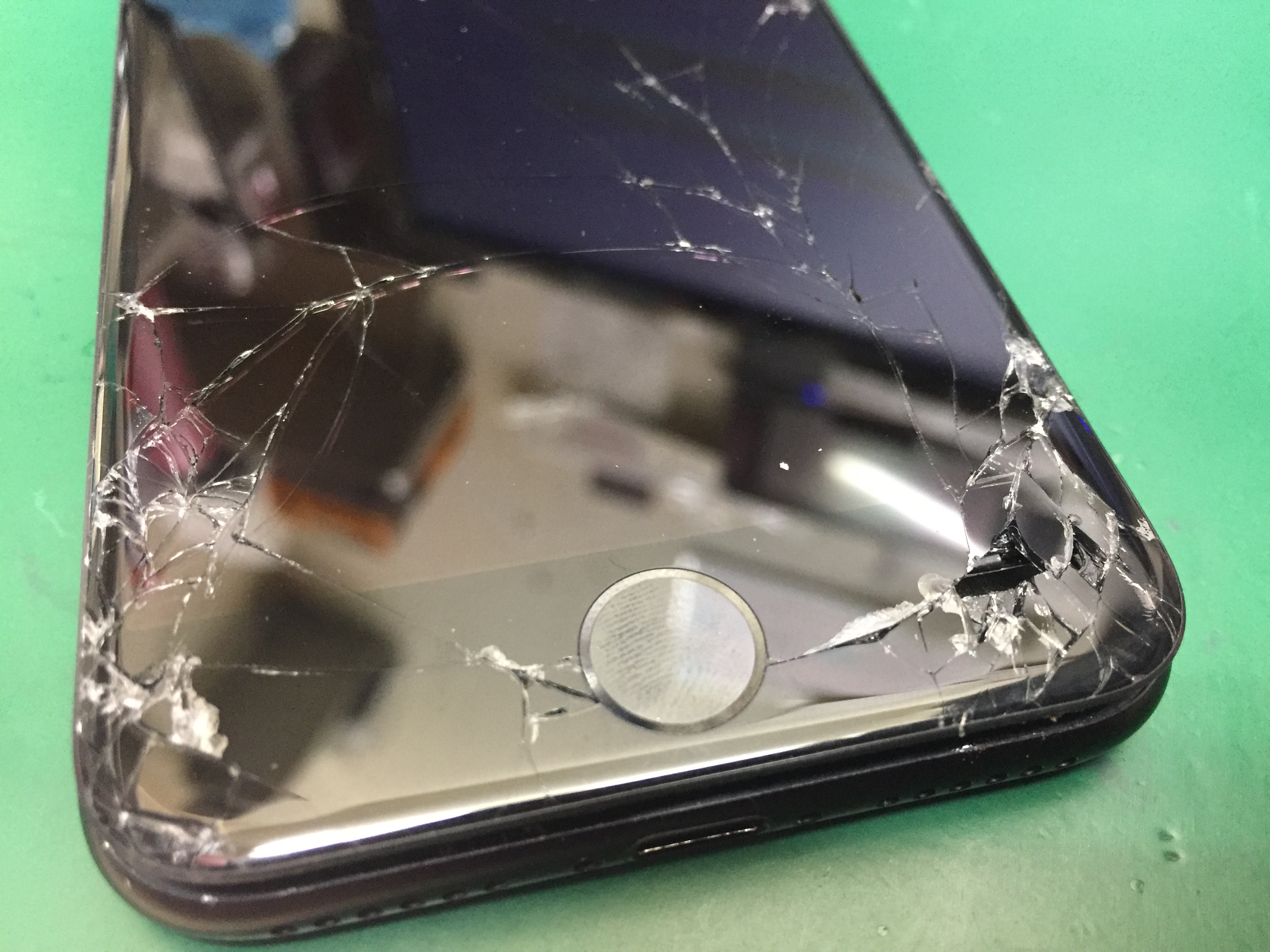iPhone7　画面修理ご希望のお客様