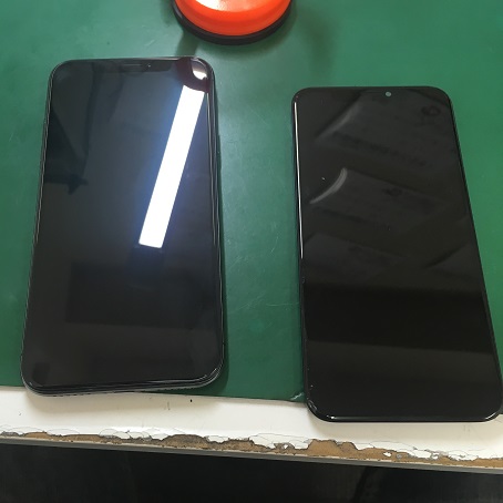 iPhoneXガラス割れ修理
