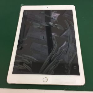 iPad5ももちろん即日修理が可能です(^^♪