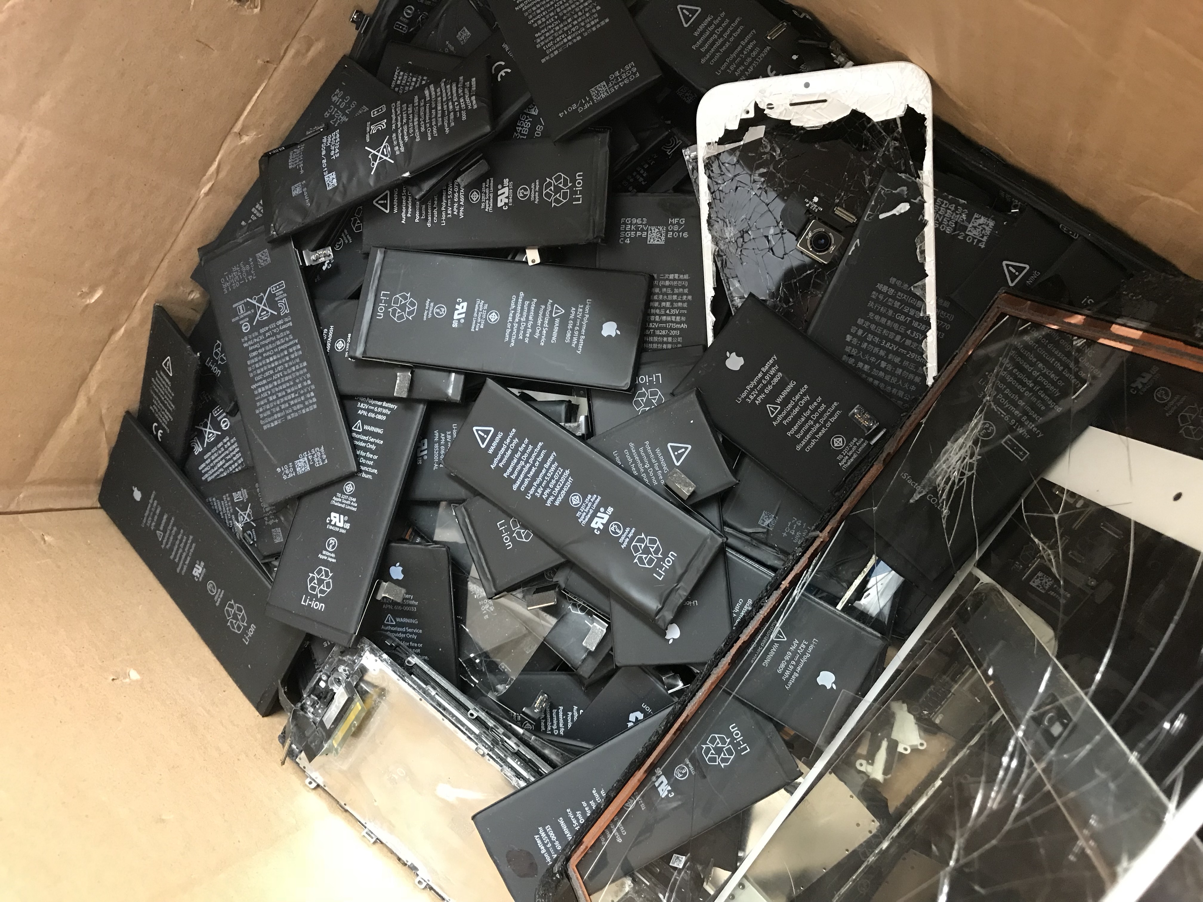 iPhone バッテリー修理実績