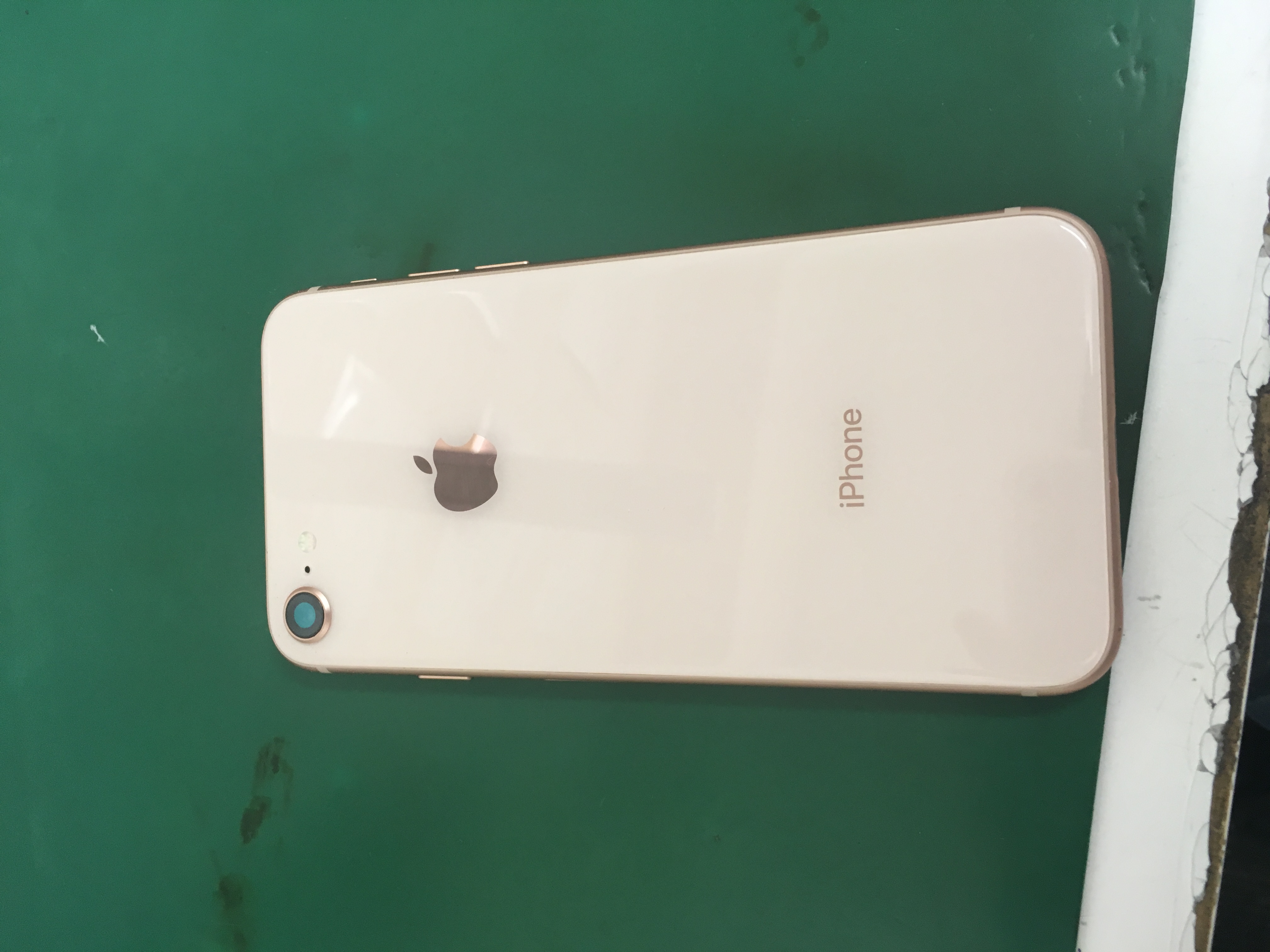 iPhone8液晶不良修理
