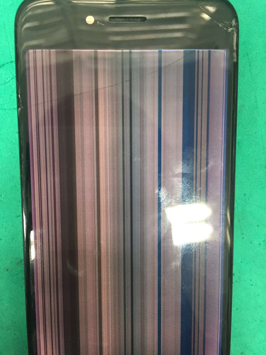 画面交換修理はお早めに！！