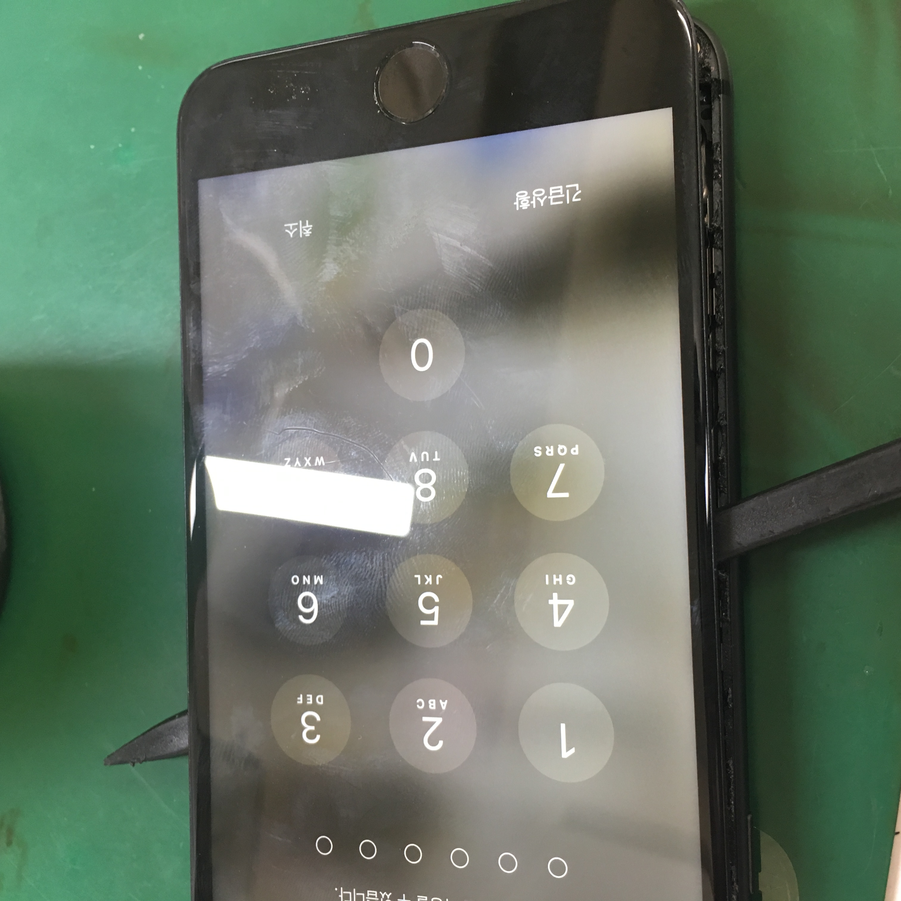 iPhone8Plusガラス割れ修理