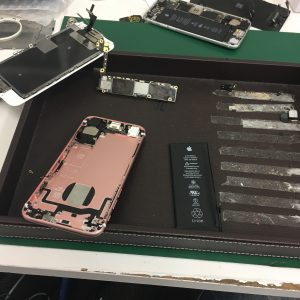 iPhione7ガラス割れ　iPphone7水没修理などなど