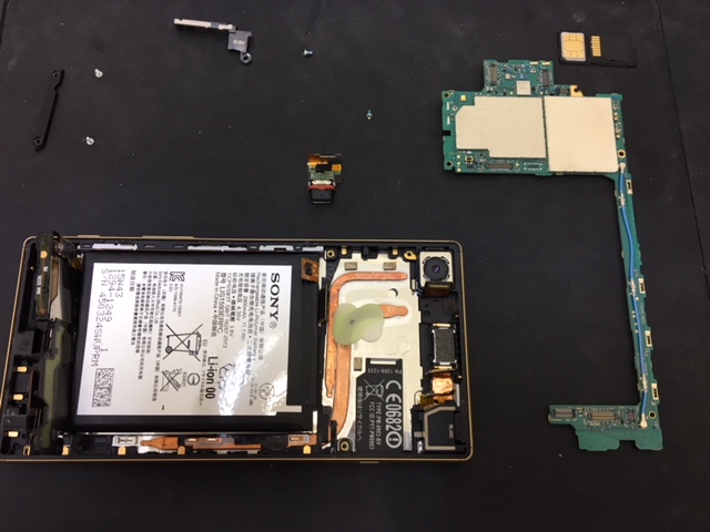 Xperia Z5の液晶修理！
