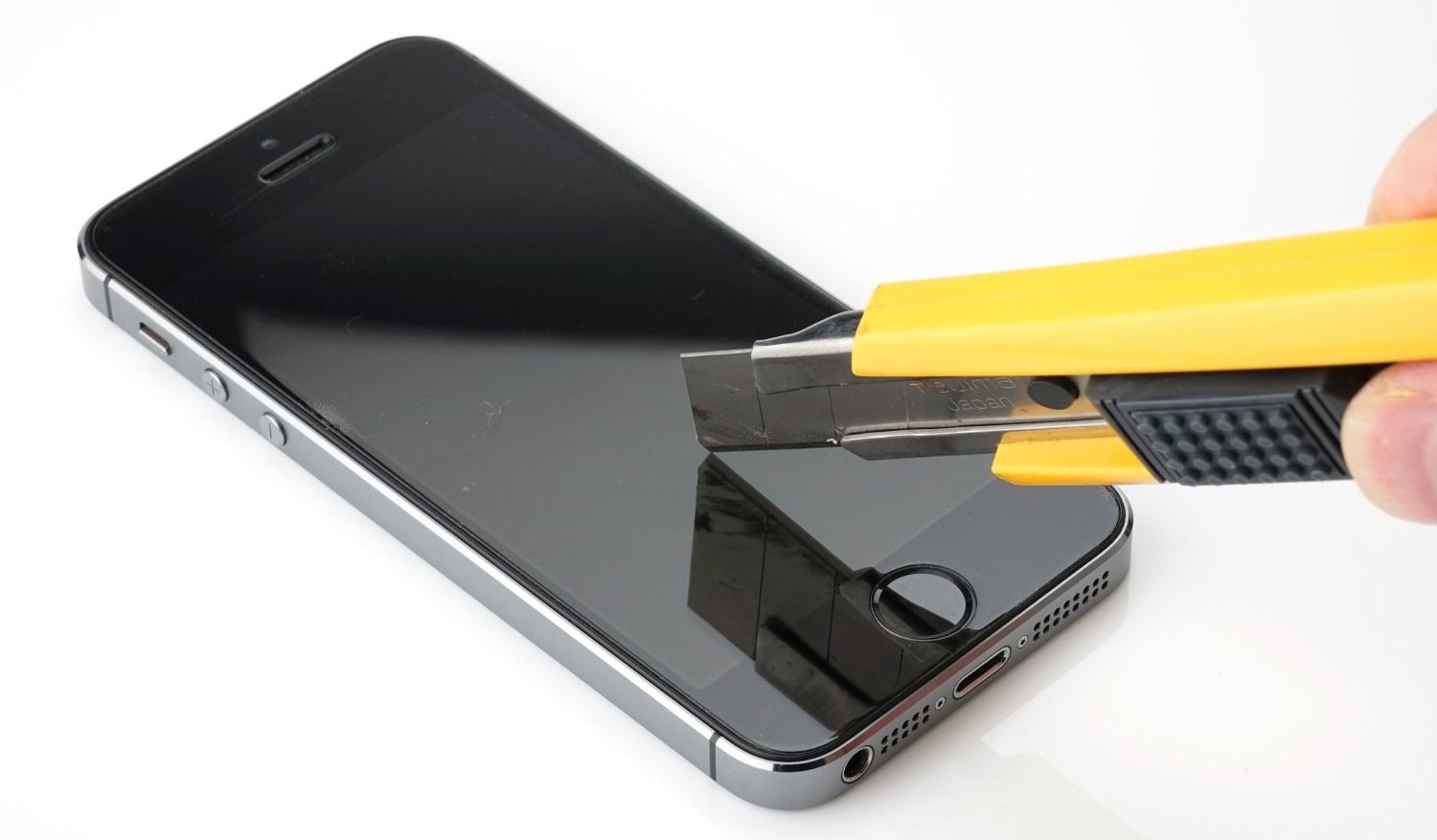 iPhoneの画面割れ対策に最適！強化ガラスについて