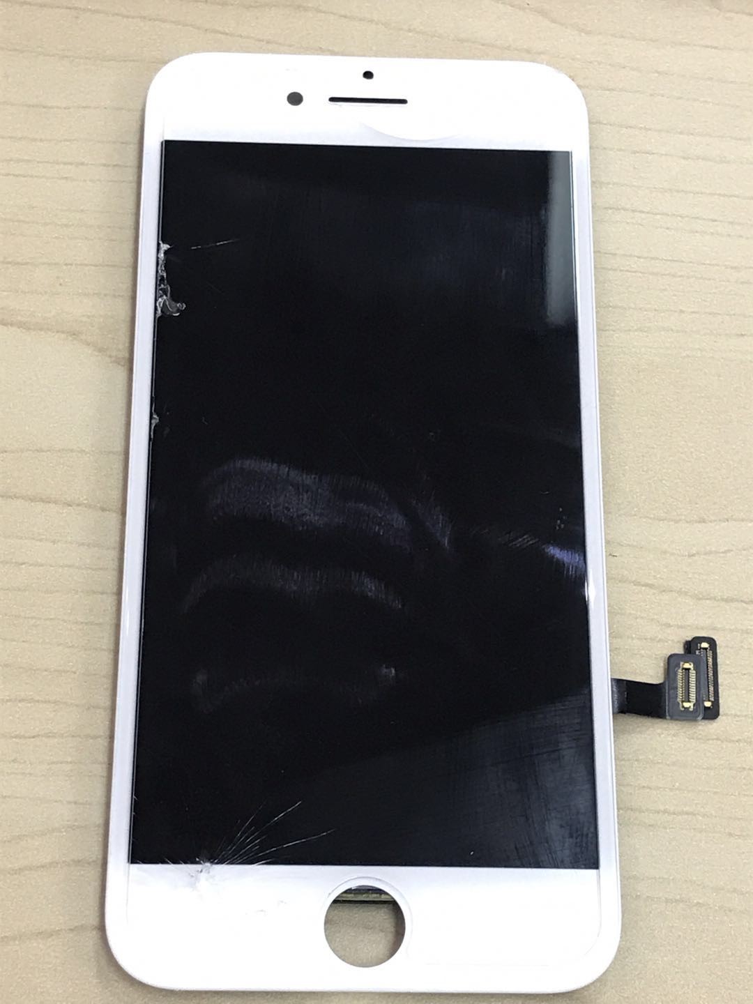 iPhone7パネル割れ修理