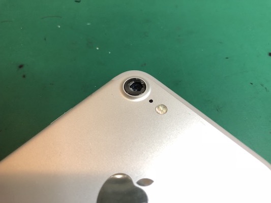 iPhone7バックカメラレンズ割れ修理
