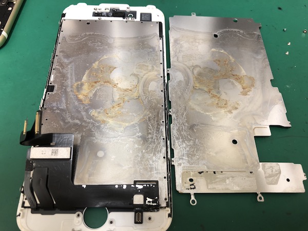 iPhone7海水へ水没