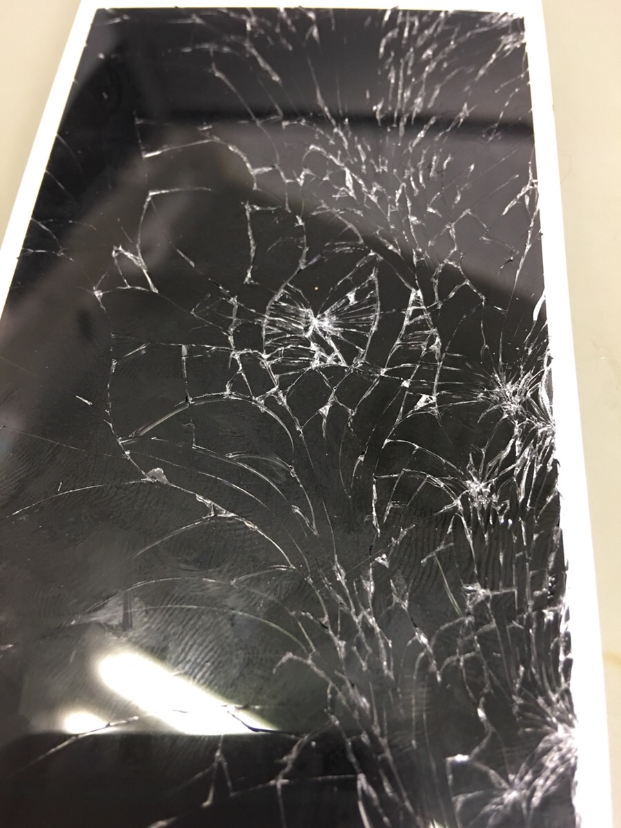 iPhoneの画面修理は当店にお任せ下さい【八王子店】