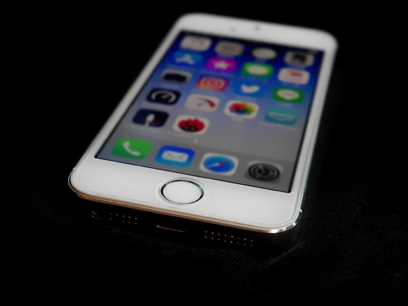 意外に簡単！～ホームボタンがないiPhoneのロック解除～ホーム画面表示