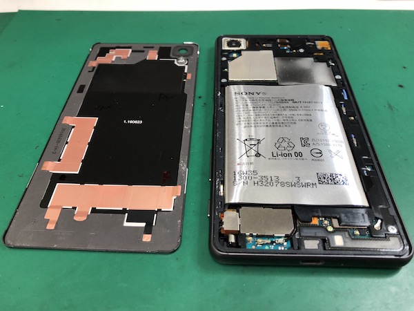 修理レポートXperia X Performanceバッテリー交換
