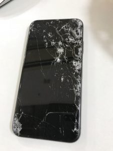 画面が割れていても鈴鹿でiPhone修理ができます。