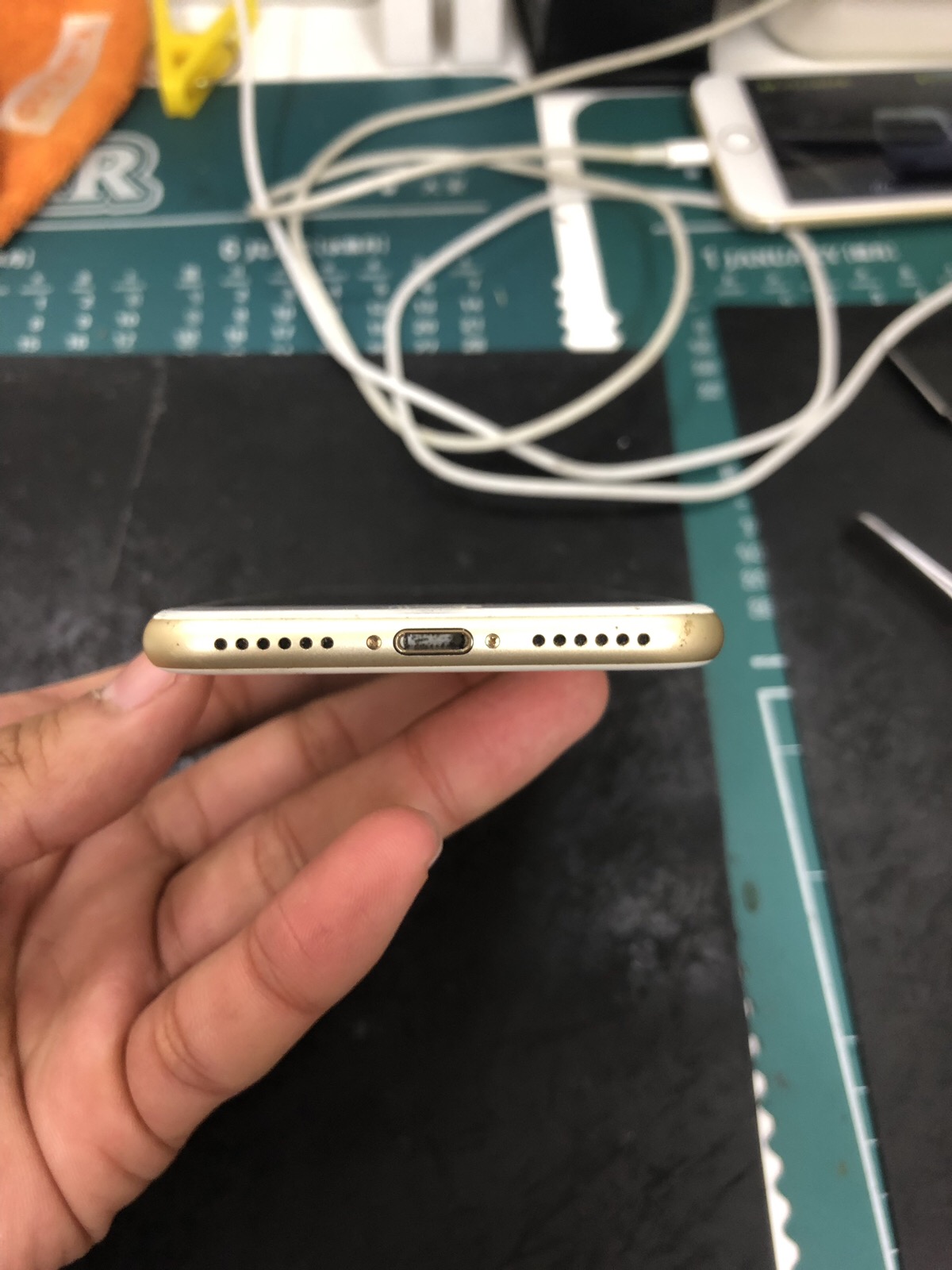 iPhone7トックコネクタ交換のご依頼いただきました！！