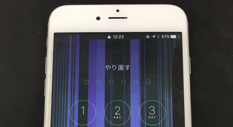 ガラスが割れていなくても内部は割れています。