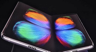 新しいスマートフォンは折りたたみ機能搭載！