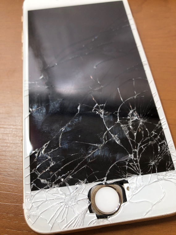 iPhoneのガラス割れはそのままにせず即日30分で修理しましょう！