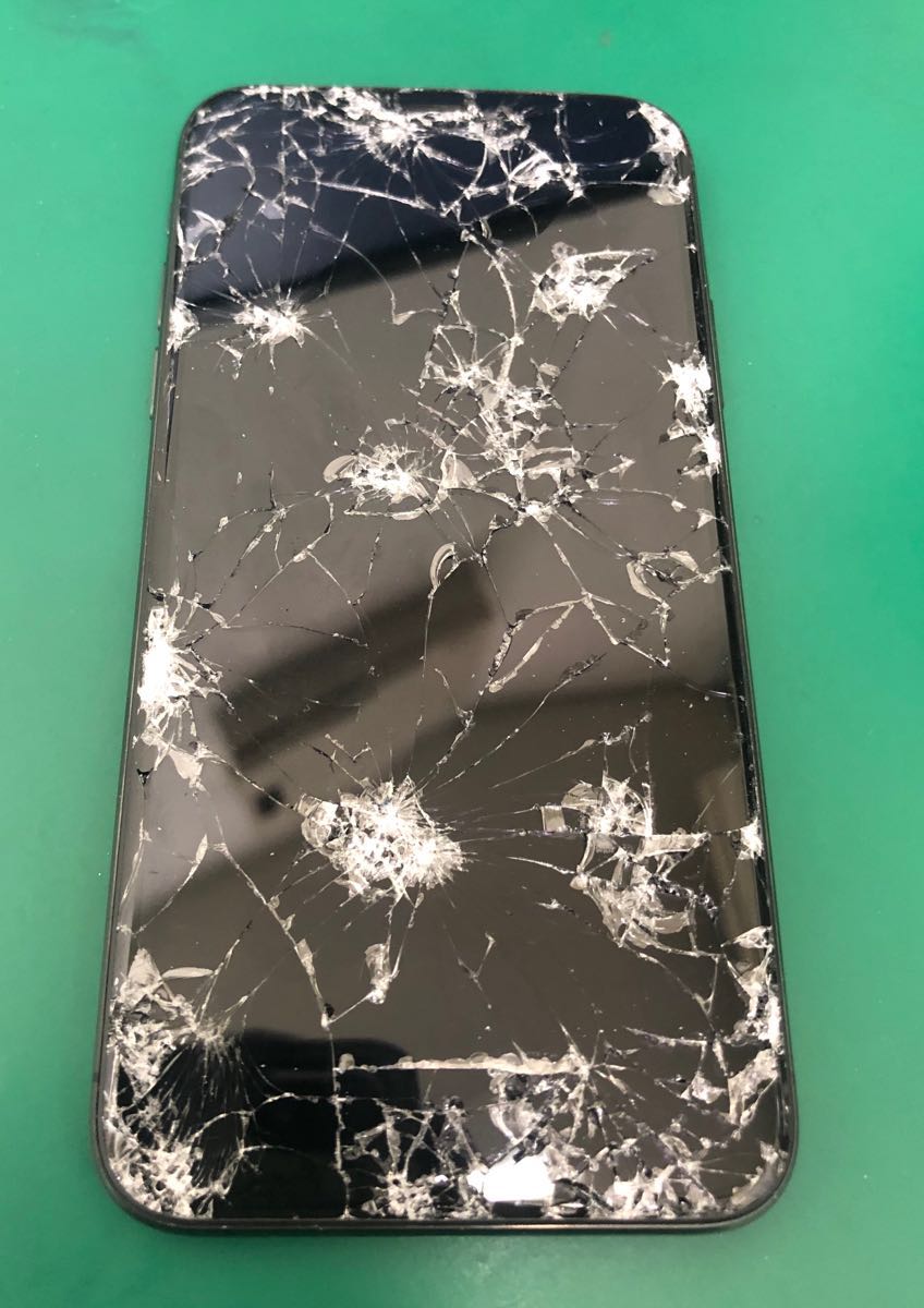 iPhoneⅩｓも修理できます！