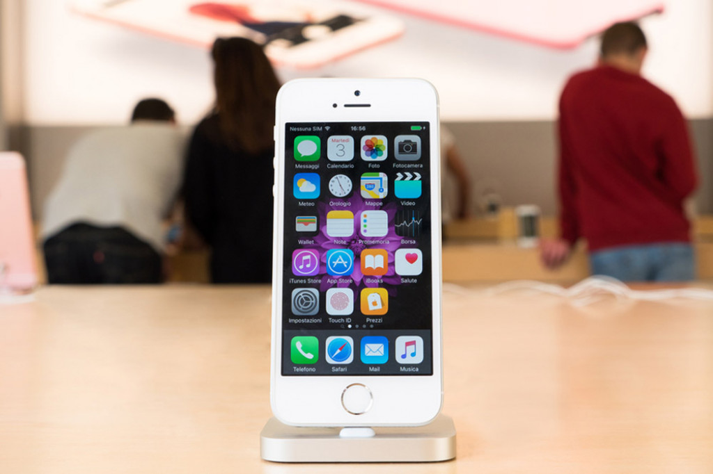 アップルがiPhoneSEの後継機種iPhoneXEを発売する可能性は高い