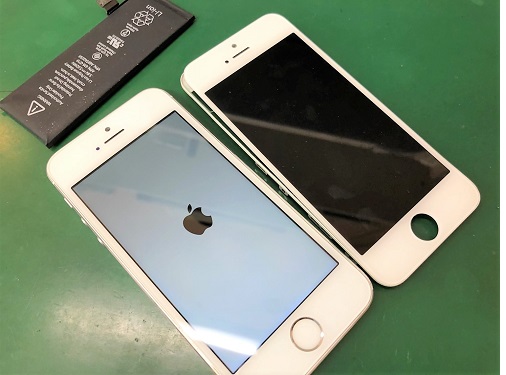 iPhoneのバッテリー膨張とパネル浮き