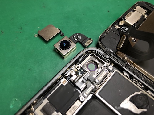 iPhone8のリアカメラが映らない（本山よりお越し）