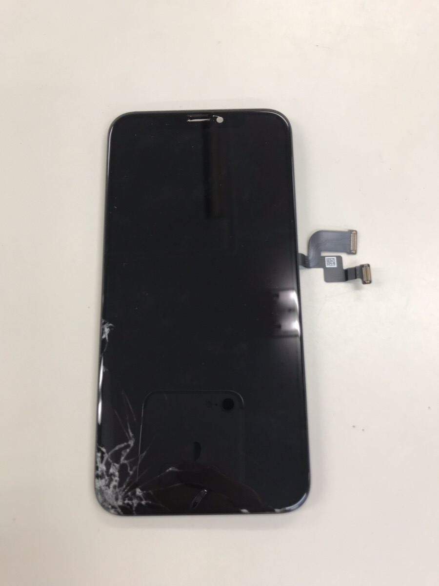 iPhoneXS画面割れ修理