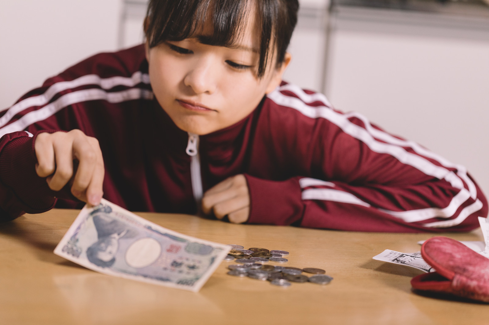 携帯の解約が9500円から1000円。