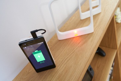 部屋中どこでもスマホ無線充電