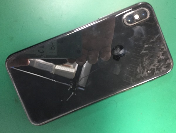 iPhoneX背面ガラスが割れやすい