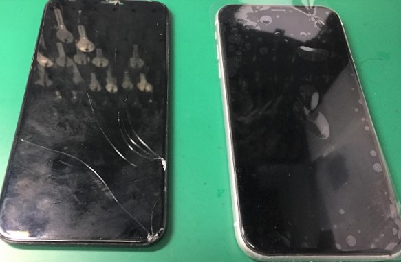 iPhone X画面が割れで不具合