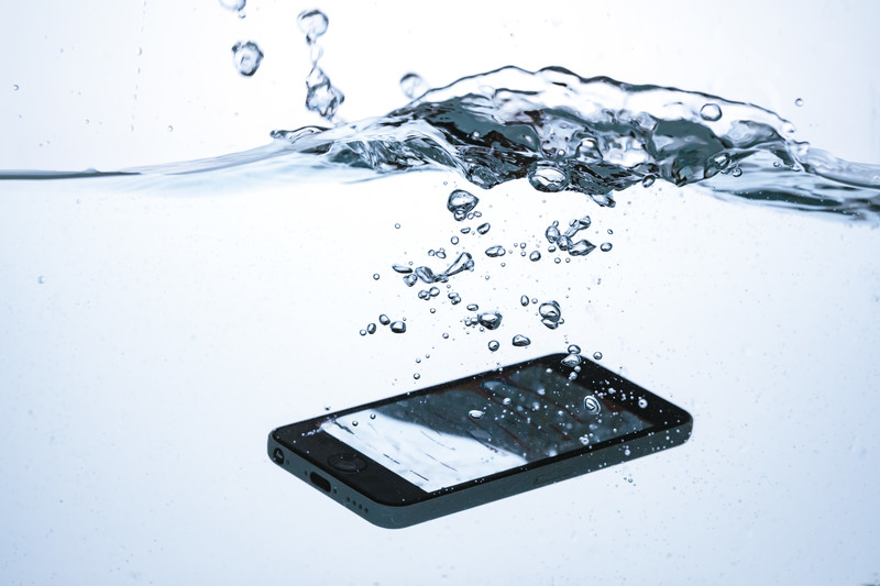 iPhoneXは防水機能があるが水没してしまう可能性がある！？