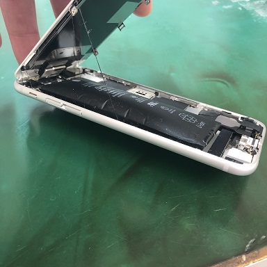 iPhone6sバッテリー膨張