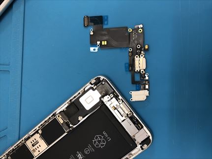 文京区よりお越しのiPhone7Pドックコネクター交換のお客様