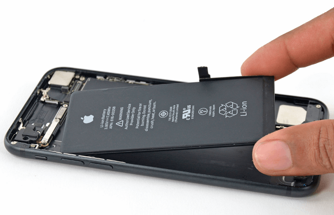 iPhoneのバッテリーが自由に取り外し可能になるかも？