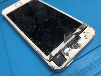 iPhone5sバッテリー膨張と液晶不良修理