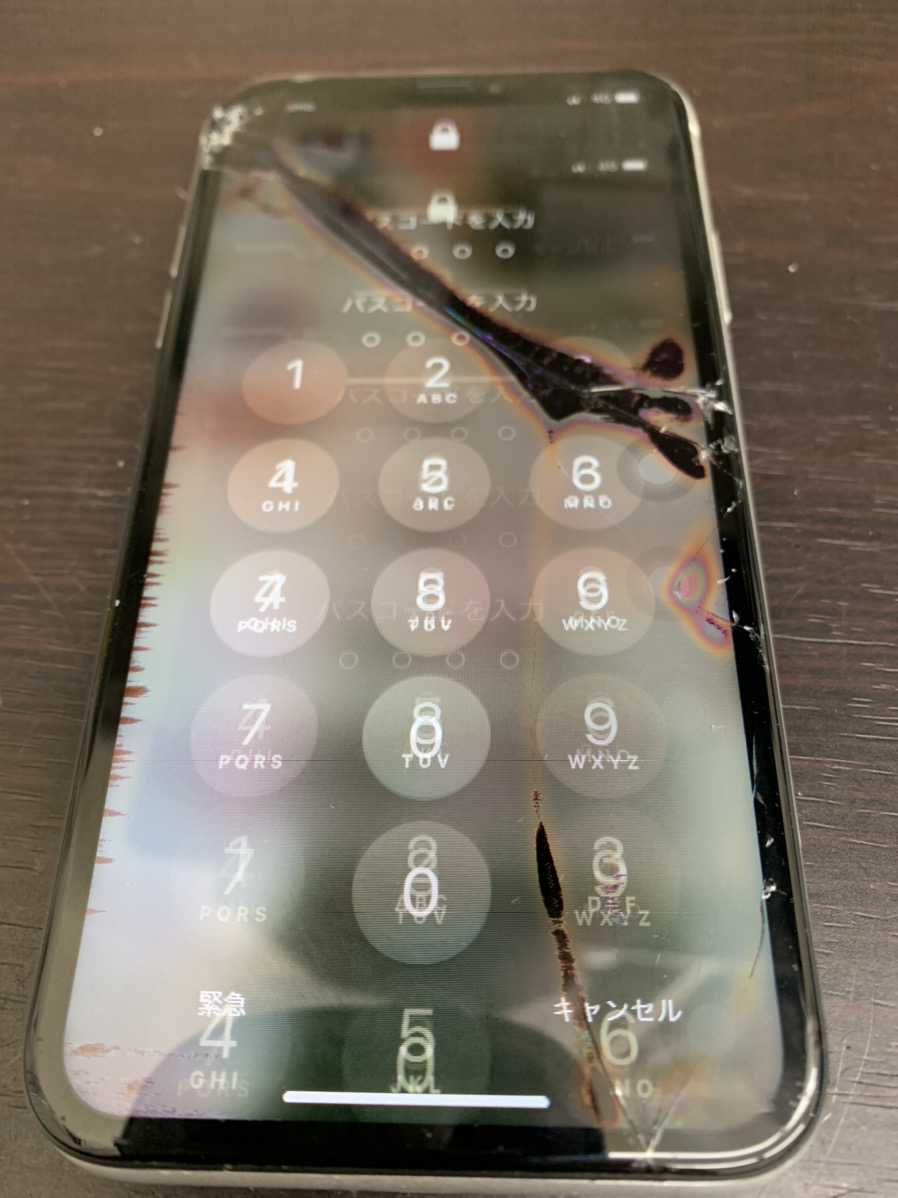 iPhone Ⅹsの修理もおまかせ♪
