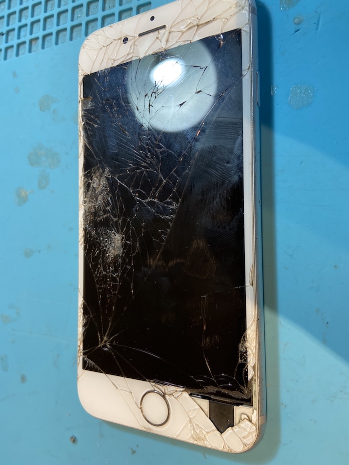 iPhone6S画面修理！iPhoneの画面修理お任せください！