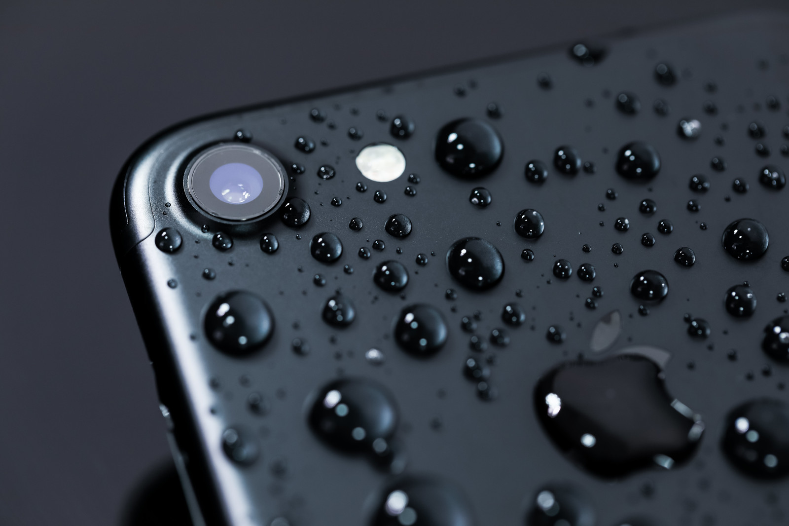 iPhoneを水没させてしまった時のすぐできる対処法