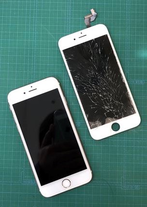 足立区よりお越しのiPhone7のガラス割れのお客様