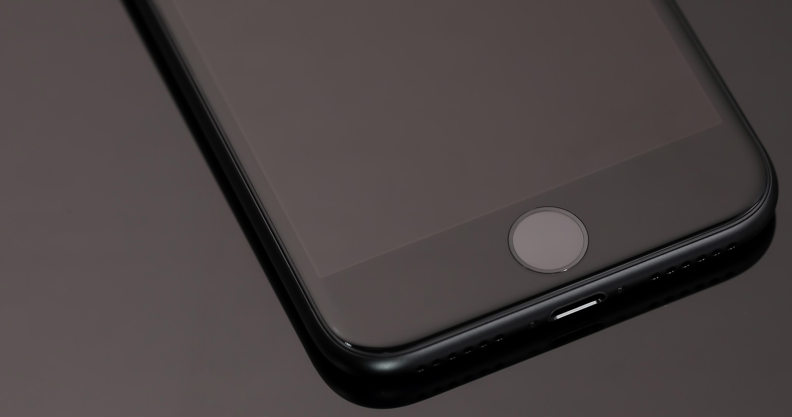 ポケットに入れていたiPhone8　画面割れ修理をしました！
