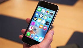 足立区よりお越しのiPhone8の画面割れ修理です！