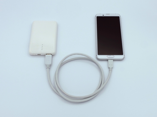 iPhoneのバッテリー駆動時間を長くする方法！