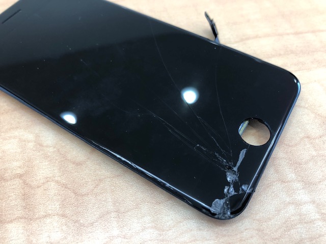 【横浜市 栄区】 iPhone SE2のガラス割れ・液晶不良
