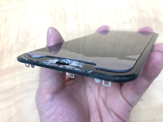 【横浜市 栄区】 iPhone XRのガラス割れ・液晶不良