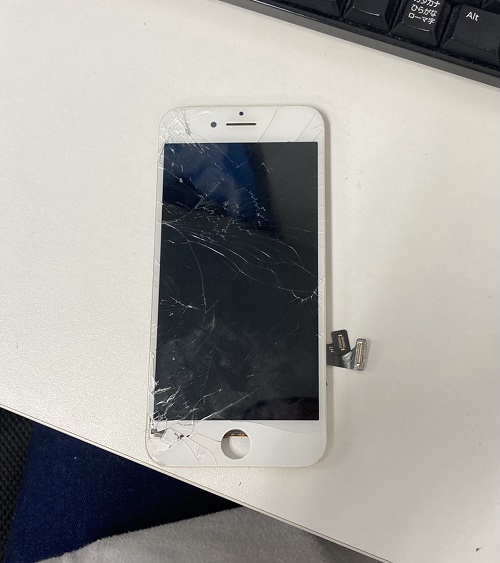 iPhone全般画面交換承っております