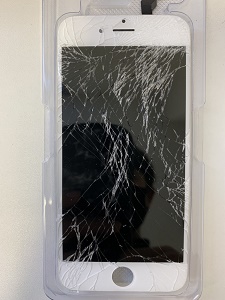 iPhone（アイフォン）6画面交換承りました。