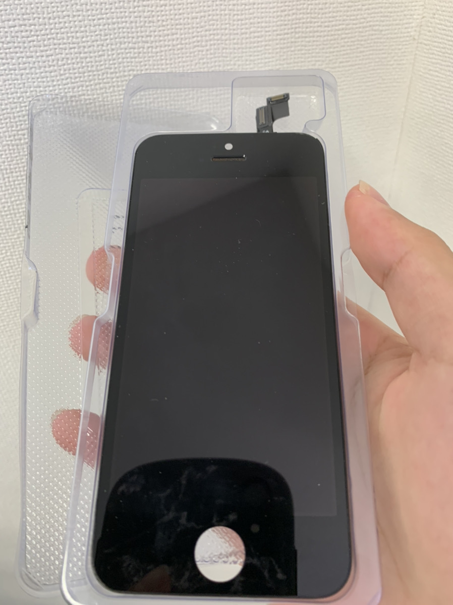 iPhone（アイフォン）SEの画面交換、バッテリー交換承りました。