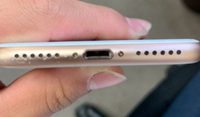 iPhone（アイフォン）のドック交換承っております。